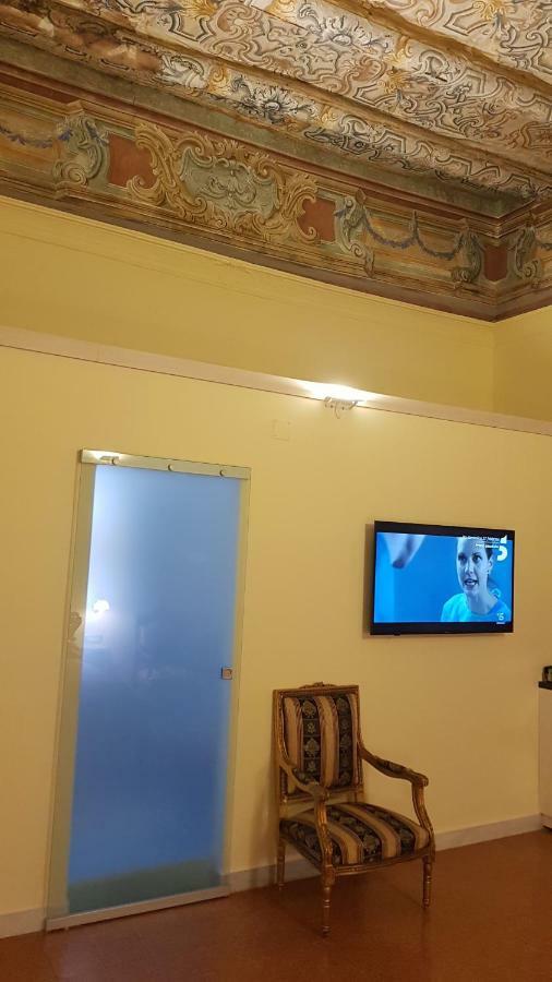Residence San Mattia Napoli Bagian luar foto