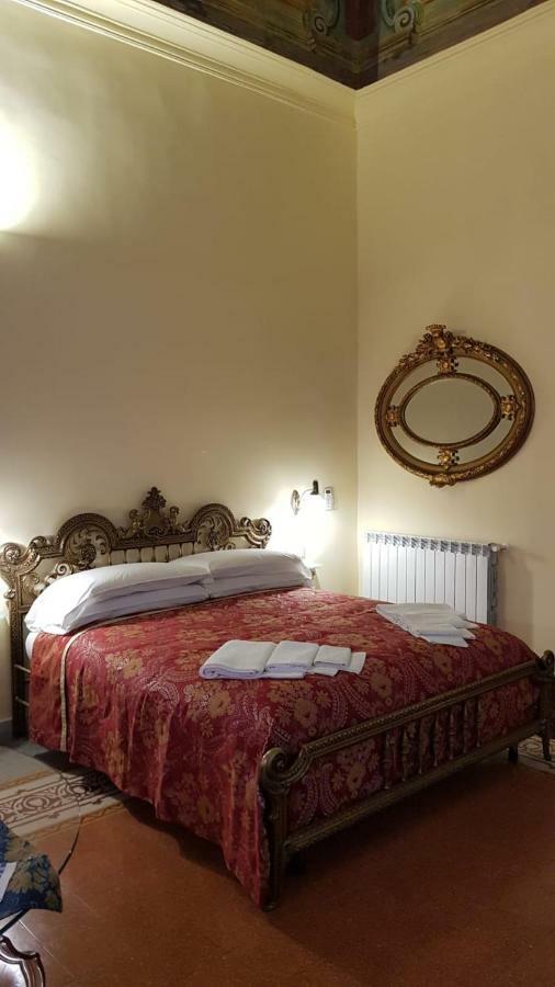 Residence San Mattia Napoli Bagian luar foto
