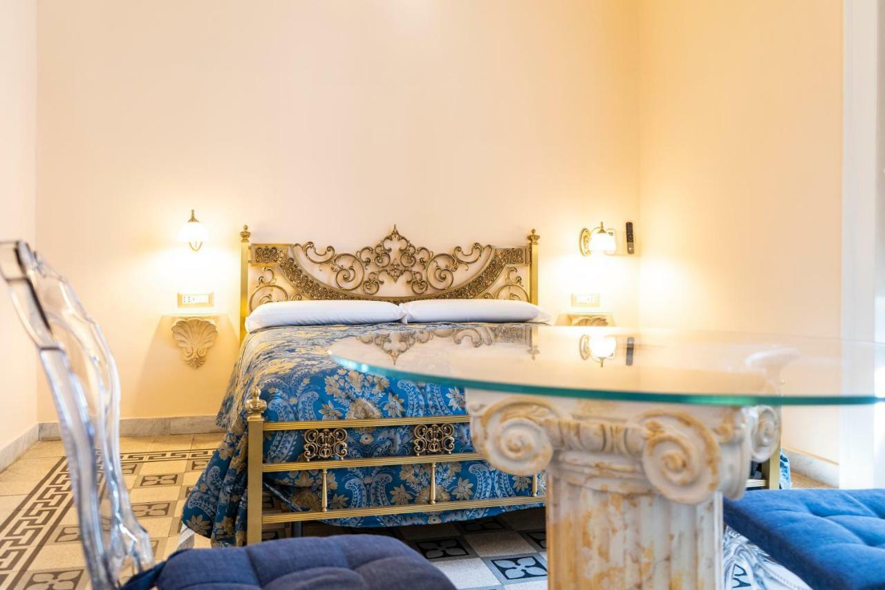 Residence San Mattia Napoli Bagian luar foto