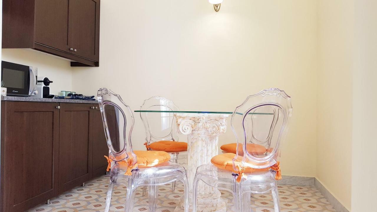 Residence San Mattia Napoli Bagian luar foto