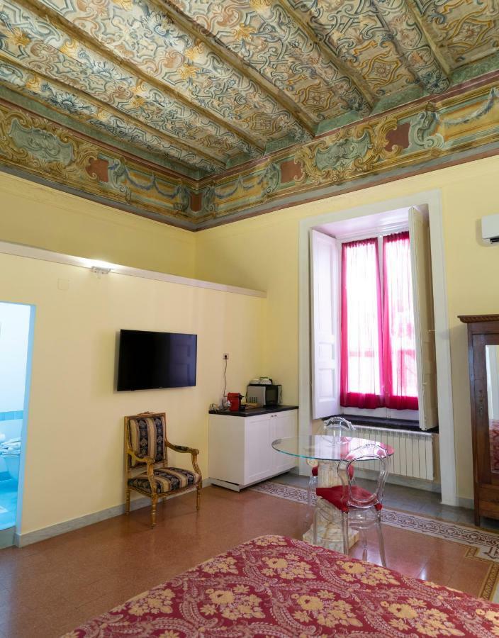 Residence San Mattia Napoli Bagian luar foto