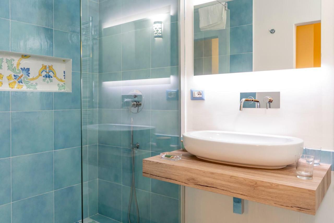 Residence San Mattia Napoli Bagian luar foto
